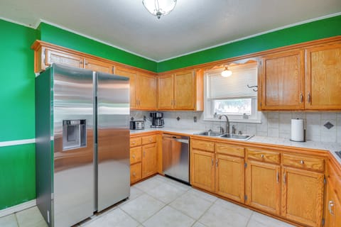 Kitchen | Drip/Single-Serve Coffee Maker | Double Oven | Cooking Basics | Spices