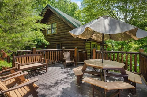 4 bedrooms, killer renovated fun zone, and outdoor dining amidst the pine trees