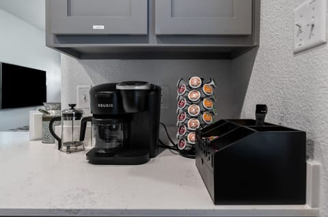 `Your personal café experience – fresh coffee anytime!`