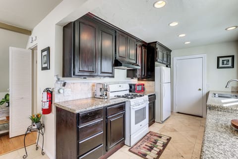 Kitchen | Dishwasher | 1st Floor