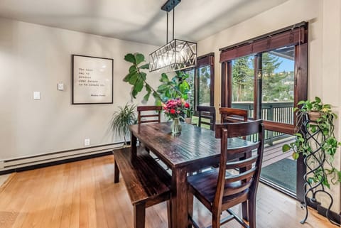 Dining & Deck Access