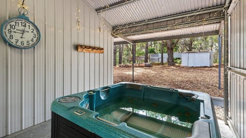 Indoor spa tub