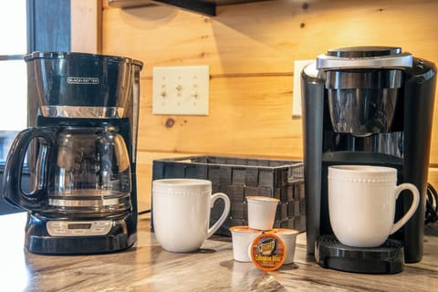Cabin In The Mountains' fully-equipped kitchen