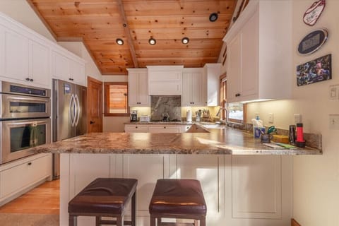 Nicely appointed kitchen.