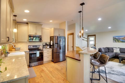 Kitchen | Drip Coffee Pot | Keurig | Toaster