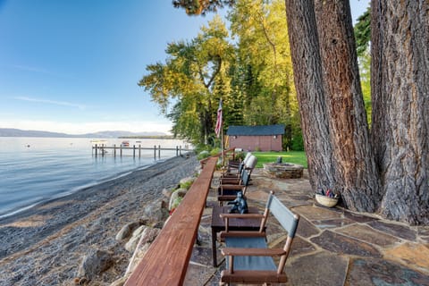 Your stunning lakefront escape.