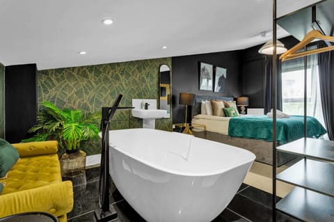 We provide complimentary shower gels, shampoos, hand gel and toilet roll for your convenience