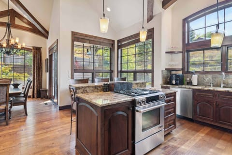 woodrunplace-59-3481_54028984862_o