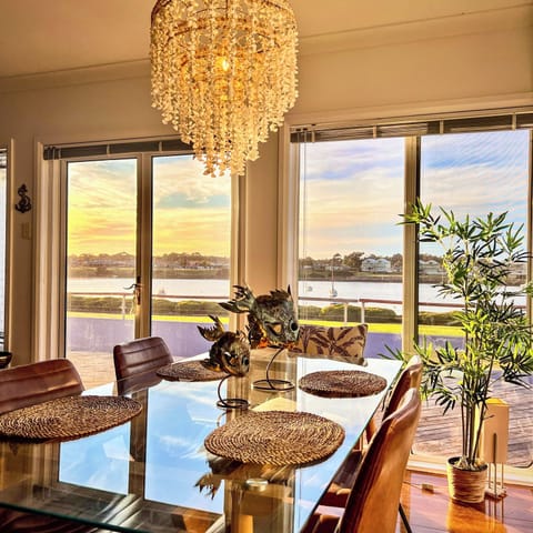 Indoor Dining room 