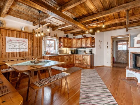 Wood, Interior Design, Ceiling, Furniture, Flooring, Wood Flooring, Home, Dining Room, Floor, Room