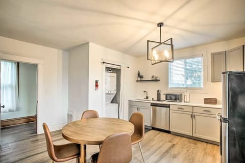 Unit 1 Kitchen - additional table and seating added