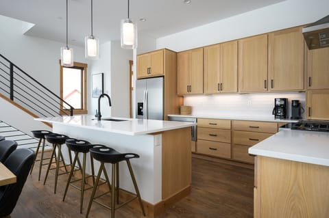 Kitchen Island Seating for 4