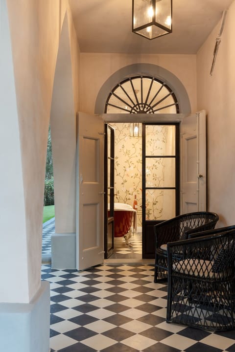 Autumn, Bathroom, Spring, Summer