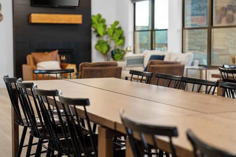 Come one, come all! Plenty of seats for everyone!