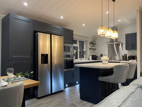 Kitchen with American Style Fridge Freezer