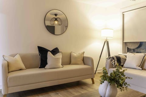 Living Room / Lounge