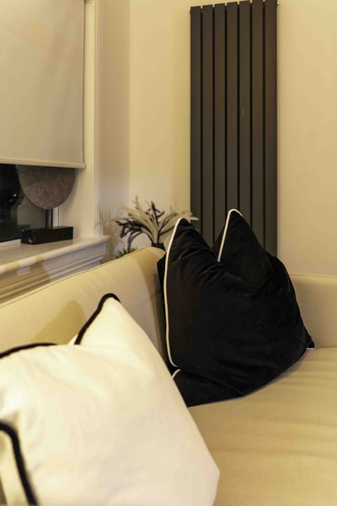 Living Room / Lounge