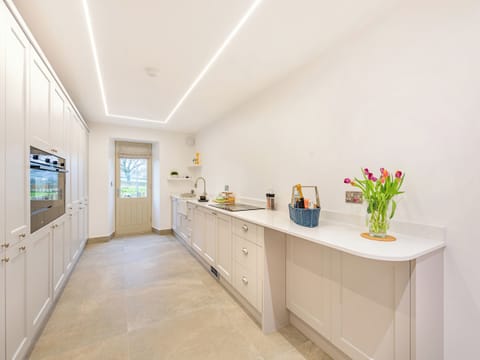 Kitchen | Whiteoak Cottage, Trawden