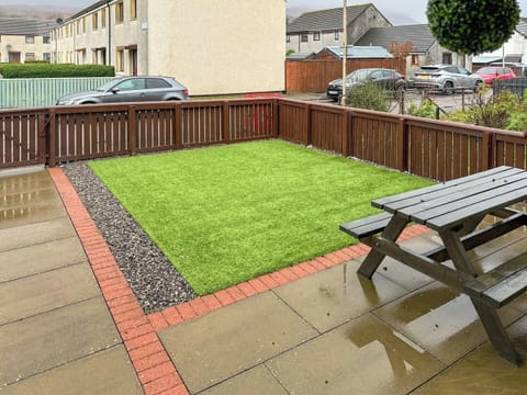 Sitting-out-area | House in the Highlands, Fort William