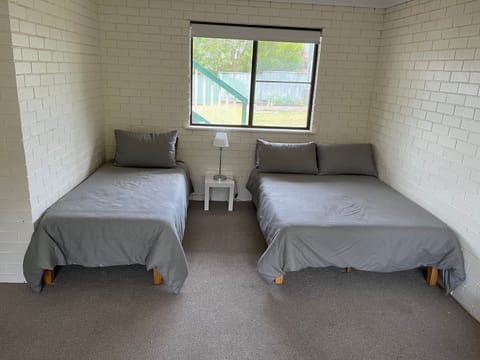 3 bedrooms, iron/ironing board, free WiFi