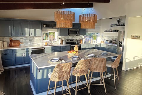 Kitchen | Cook's delight! Kitchen is stocked with all your needs.