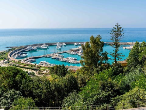 Cloud, Water, Sky, Water Resources, Building, Mountain, Blue, Skyscraper, Natural Landscape, Cityscape