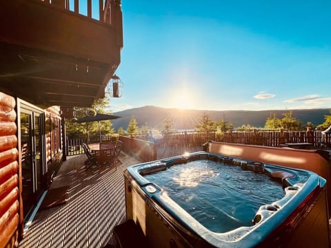 Outdoor hot tub and dining area