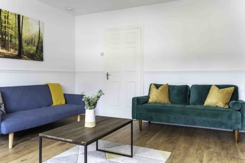 Living Room / Lounge