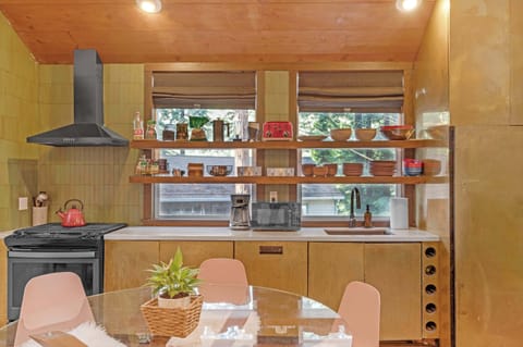 Sweet and simple, the kitchen has everything you need to prepare meals in style.