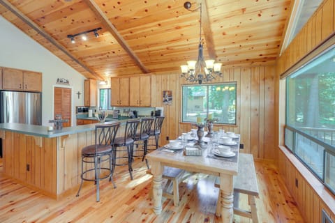 Dining Area | Main Level