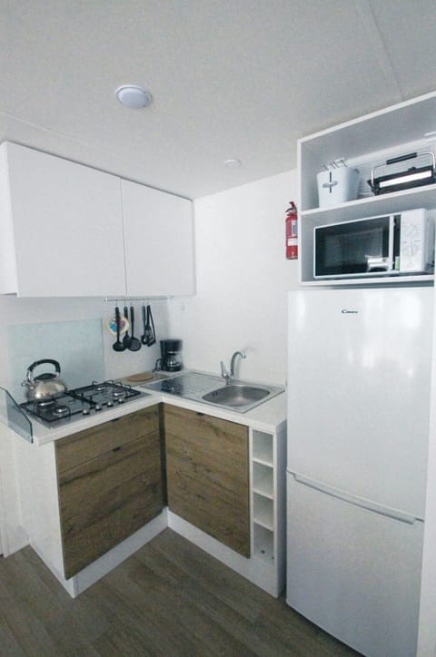 Table, Furniture, Couch, Window, Wood, Picture Frame, Interior Design, Living Room, Floor, Building