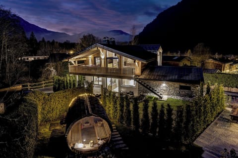 Chalet Papillon with barrel sauna