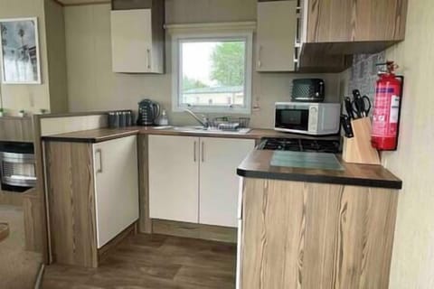 Open Plan Kitchen with all the necessities needed