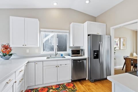 We have a Breville oven and air fryer for fast, delicious dishes