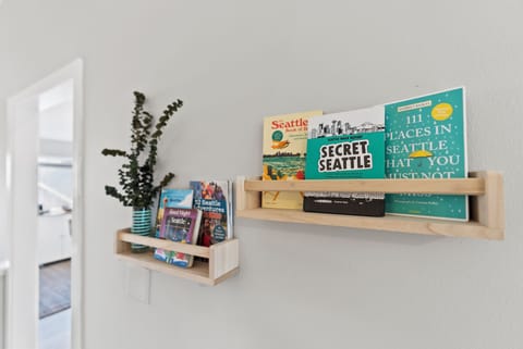 Learn more about Seattle with our set of quirky (but helpful) tour books!