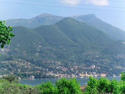 Water, Sky, Mountain, Water Resources, Nature, Highland, Tree, Natural Landscape, Cloud, Vegetation