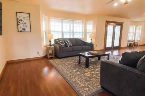 8e4e55ff 6946 46f6 b610 a5be754d19b2