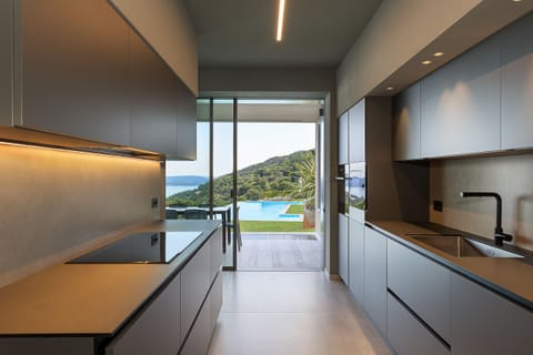 Villa Falcone - Magognino (Stresa), Lake Maggiore - NORTHITALY VILLAS vacation