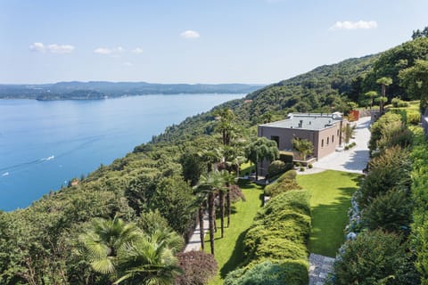 Villa Falcone - Magognino (Stresa), Lake Maggiore - NORTHITALY VILLAS vacation
