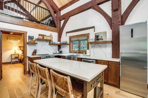 Kitchen | Keurig Coffee Maker | Blender | Toaster | 1st Floor