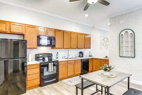 Kitchen | Single-Story Home | Cooking Basics