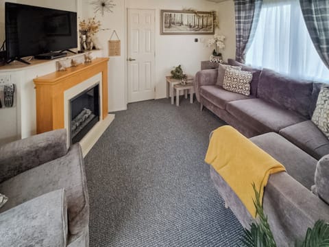 Living area | Roe Meadow 3 - K & J&rsquo;s Hot Tub Retreats, Newton Stewart