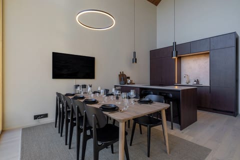 Kitchen & Dining room (2)