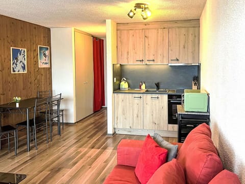 Furniture, Cabinetry, Wood, Interior Design, Countertop, Flooring, Floor, Drawer, Comfort, Chair