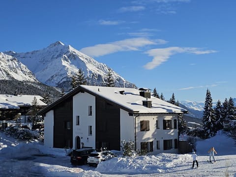 Mountainous Landforms, Snow, Mountain, House, Winter, Mountain Range, Home, Cottage, Hill Station, Geological Phenomenon