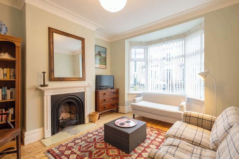 Eden House, Saltburn-by-the-Sea - Host & Stay