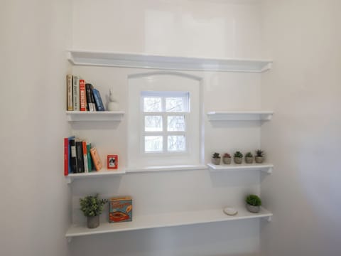 Interior | T&#375; Clara, Llangollen