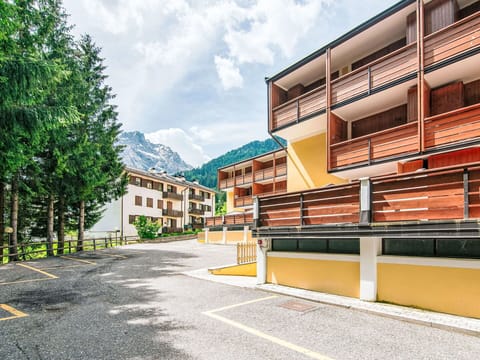 Apartment, Balcony, Condominium, Hotel, Courtyard, Alps, Eco Hotel