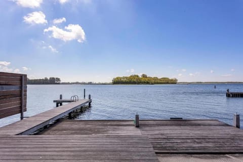 Region [summer] (&gt;5 km)