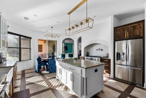 Kitchen space - Cook with ease in our kitchen – it's stocked with top-notch tools for a delightful experience!